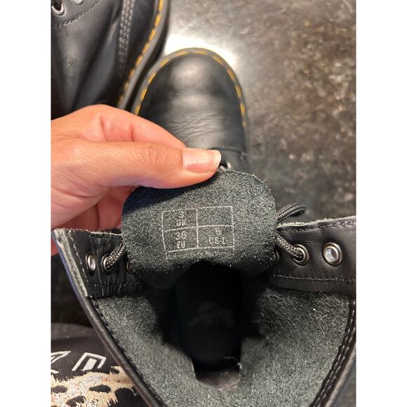 Dr. Martens Women's Leather Smooth Lace Up Combat Boots Winter Black Size 5 - Picture 10 of 10